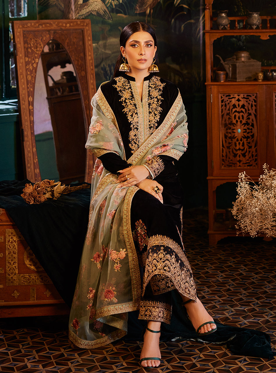Zainab Chottani Velvet Fancy