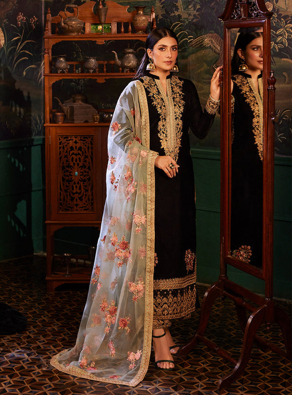 Zainab Chottani Velvet Fancy