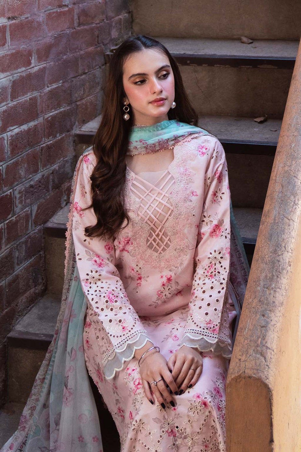 Neeshay Lawn Fancy