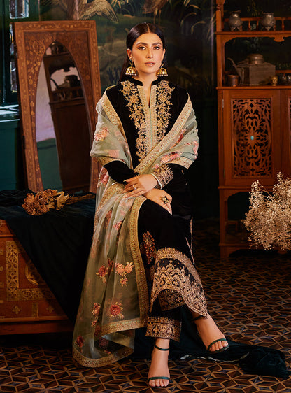 Zainab Chottani Velvet Fancy